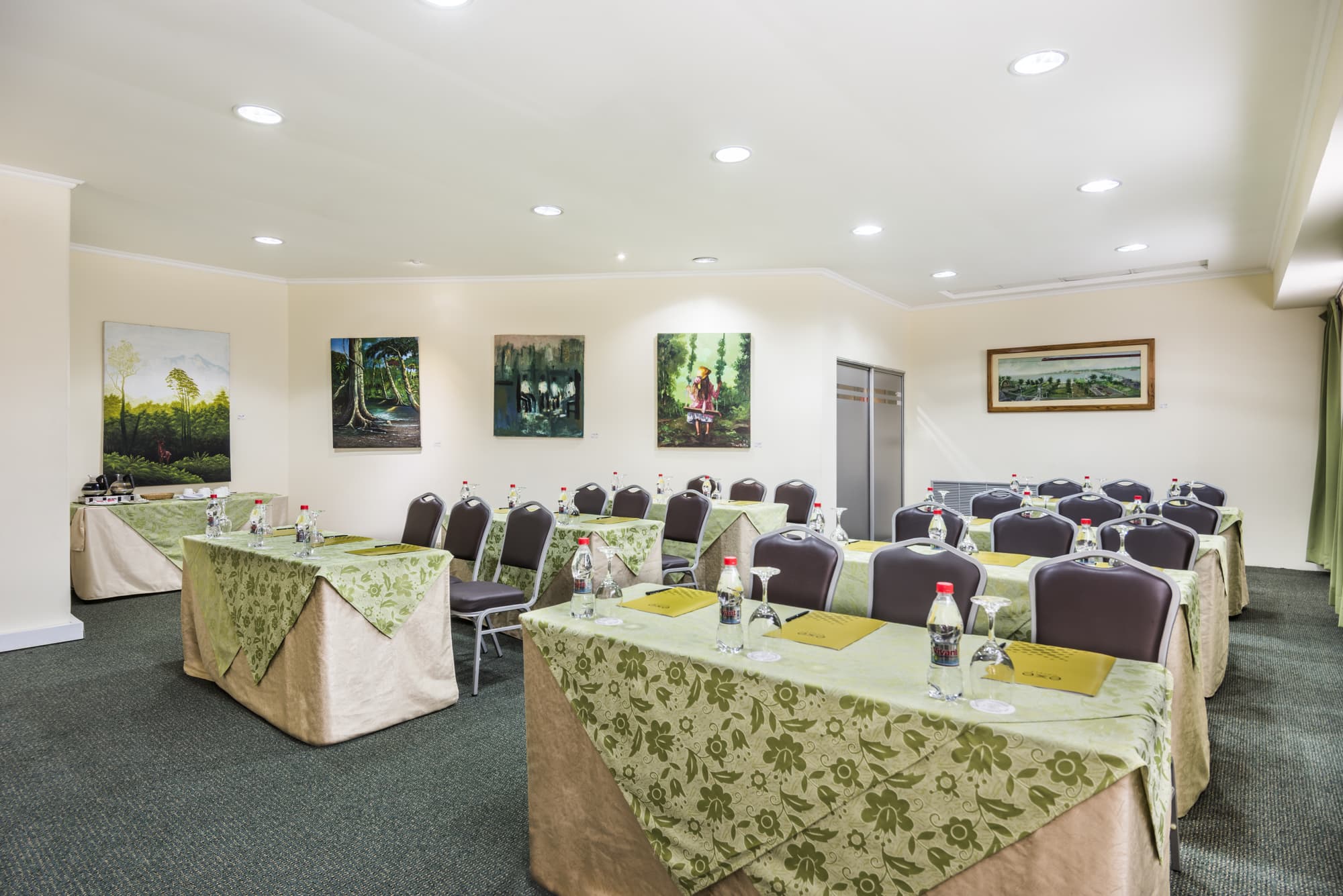 GH Galería, Conferences