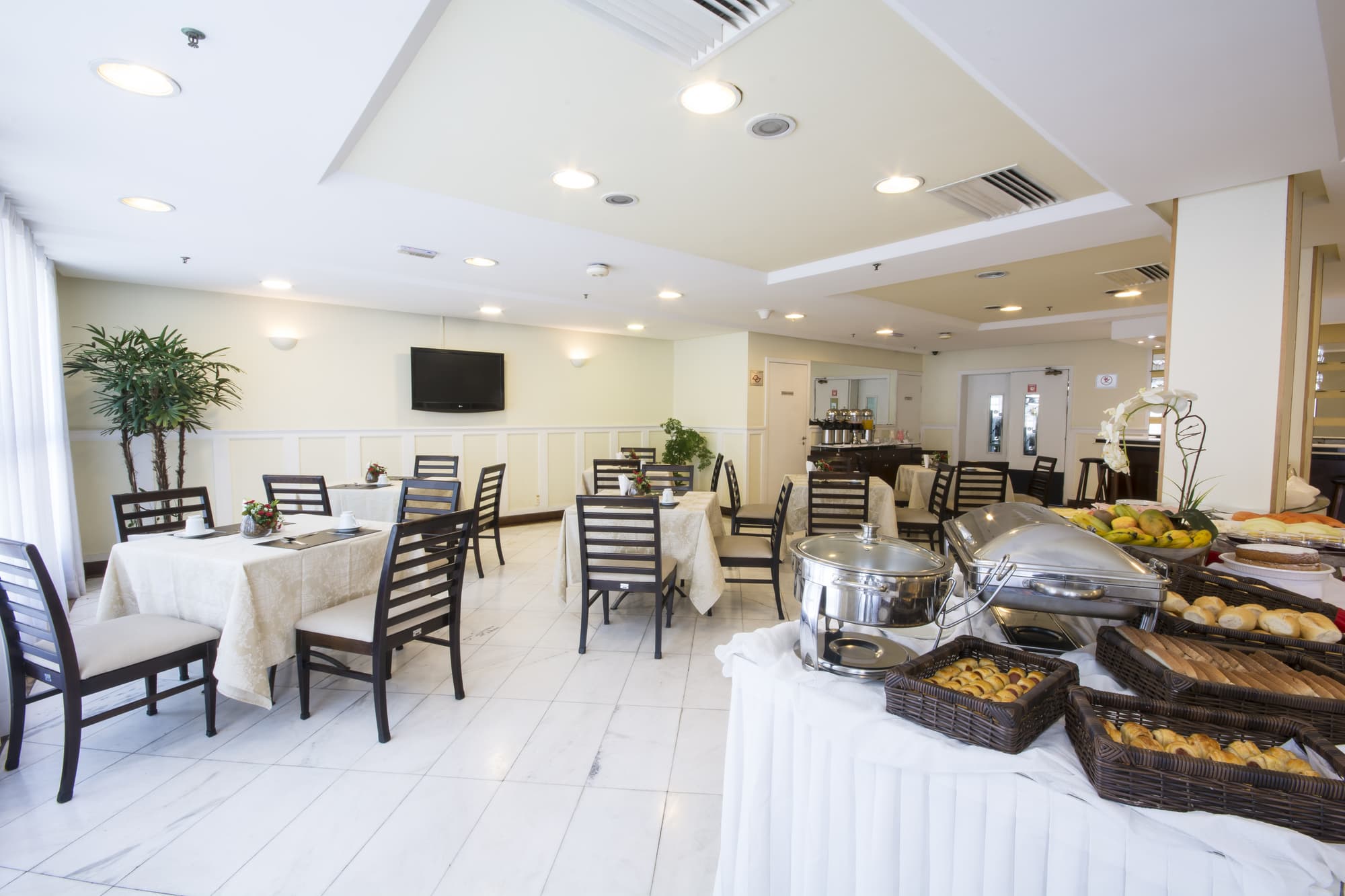 Tsue The Palace Flats, Restaurant