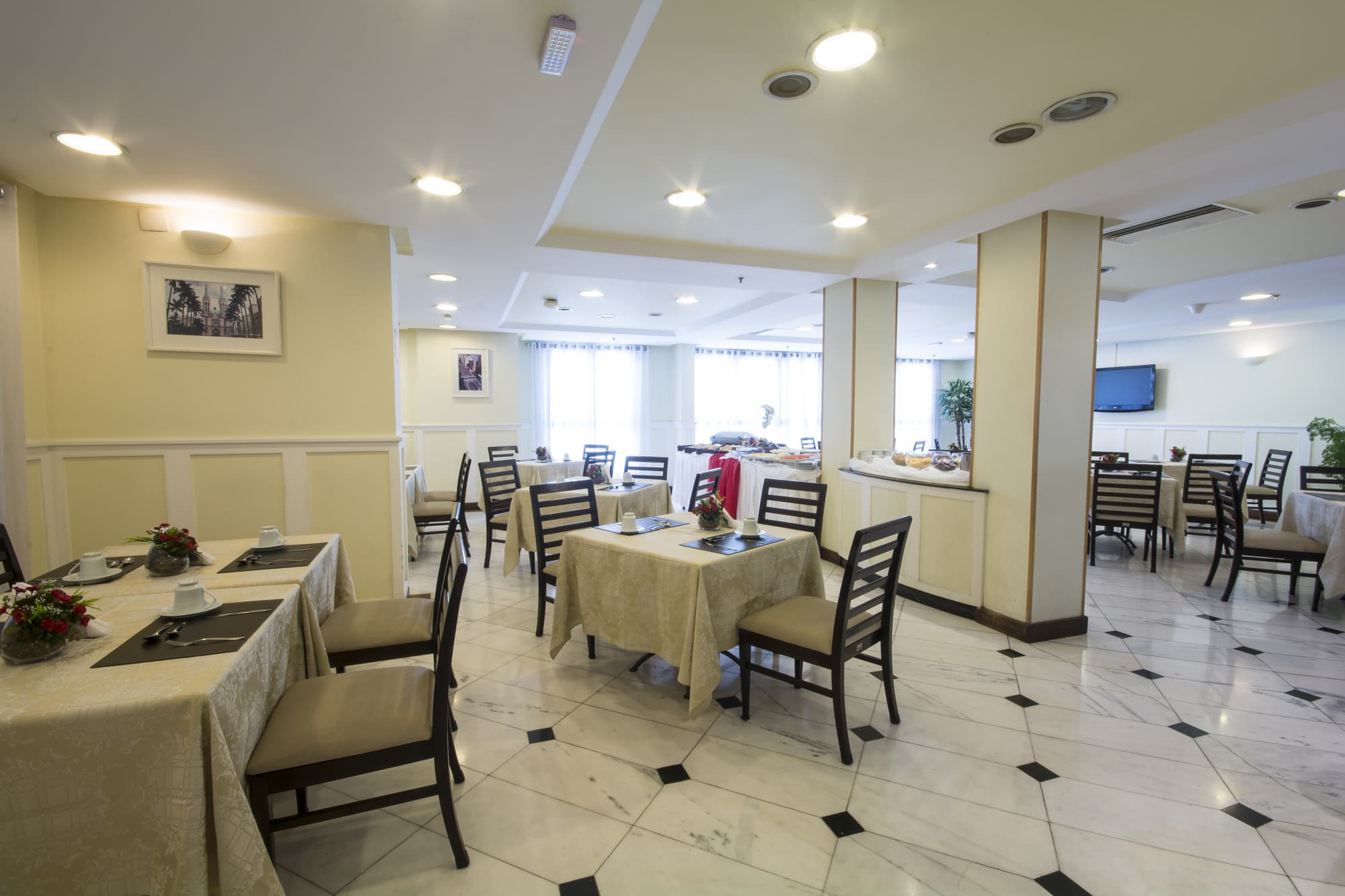 Tsue The Palace Flats, Restaurant