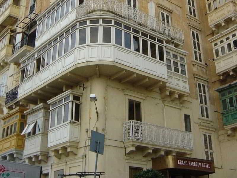 Grand Harbour Hotel, General view