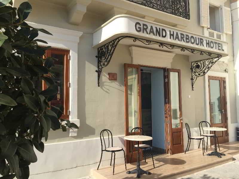 Grand Harbour Hotel, General view