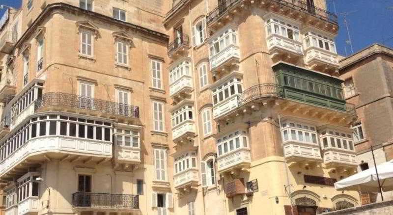 Grand Harbour Hotel, General view