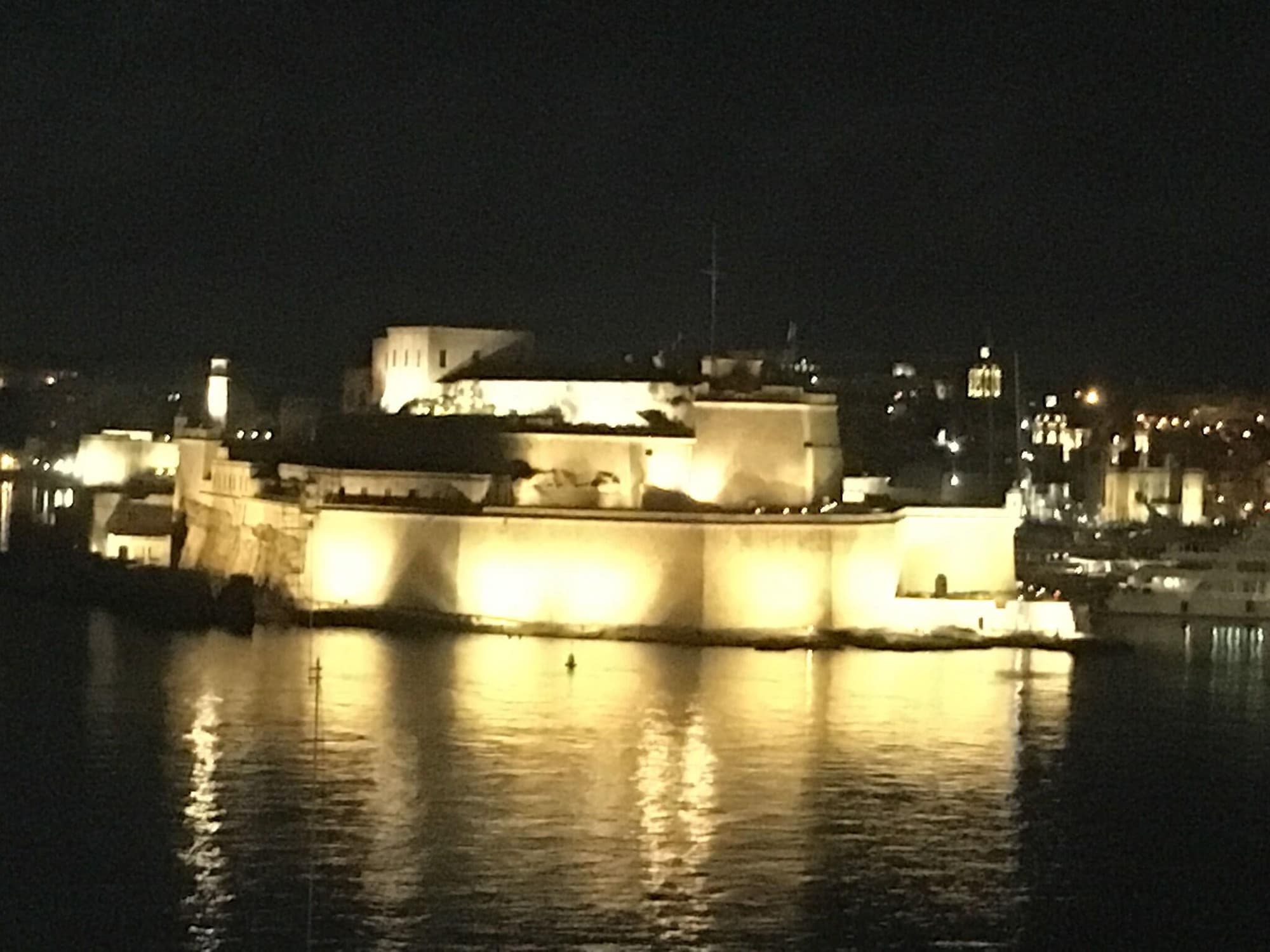 Grand Harbour Hotel, General view