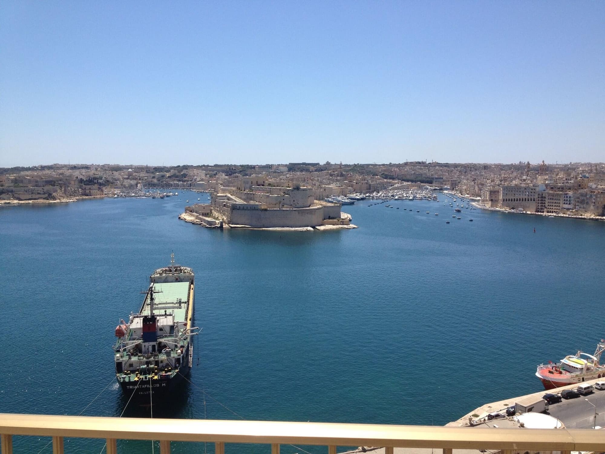 Grand Harbour Hotel, General view