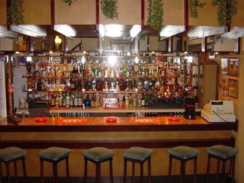 Grand Harbour Hotel, Bar