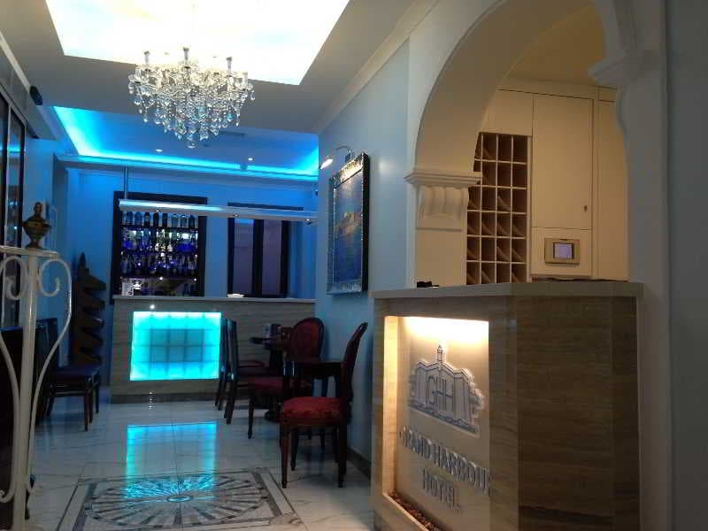Grand Harbour Hotel, Lobby