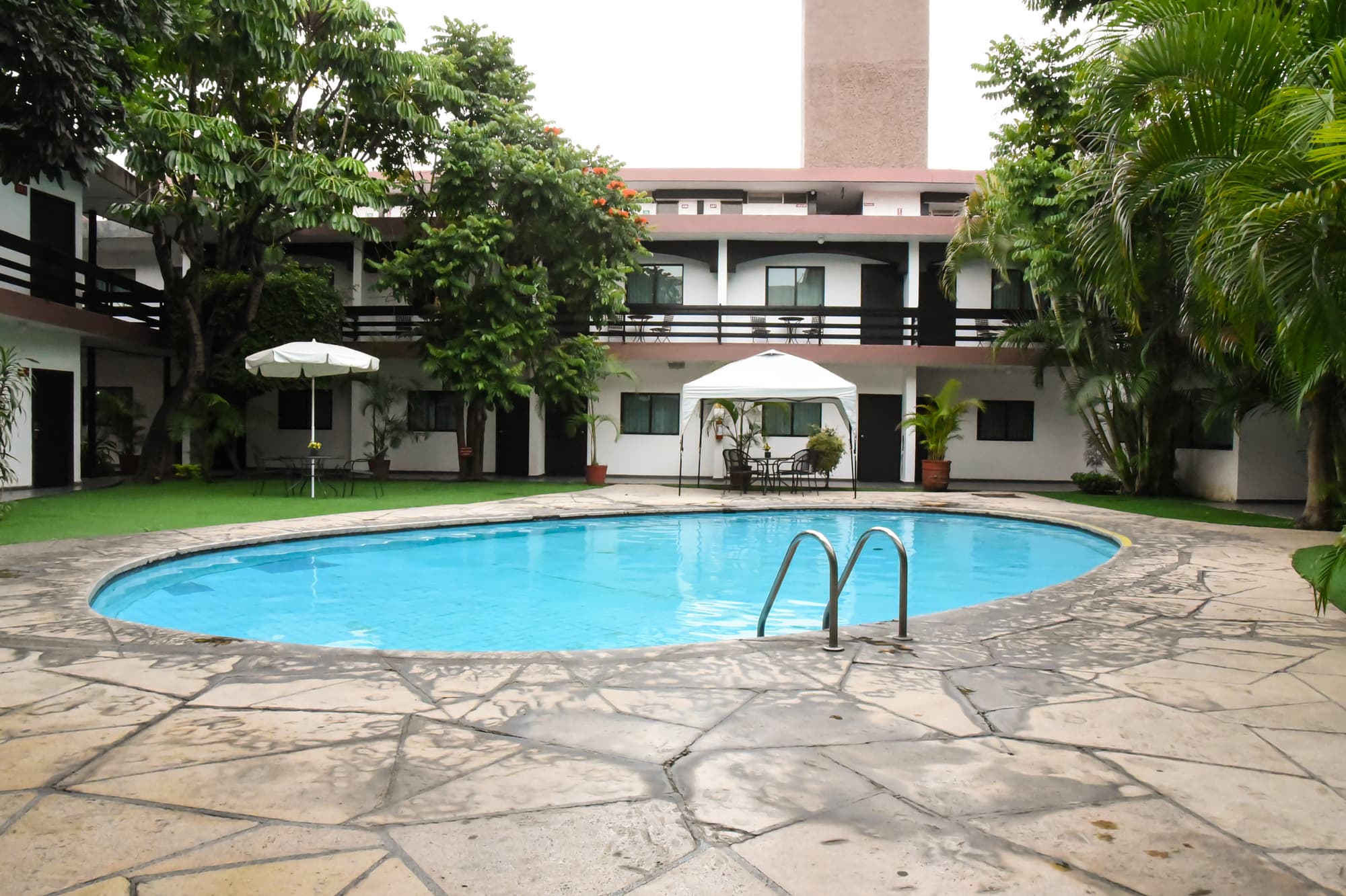 Hotel Expo Plaza Business and Family Guadalajara, Pool