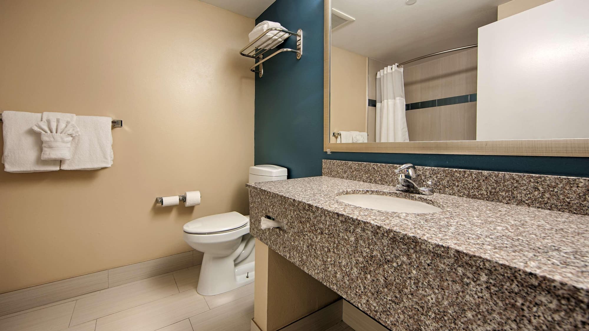 Best Western Plus Anaheim Orange County Hotel, General view