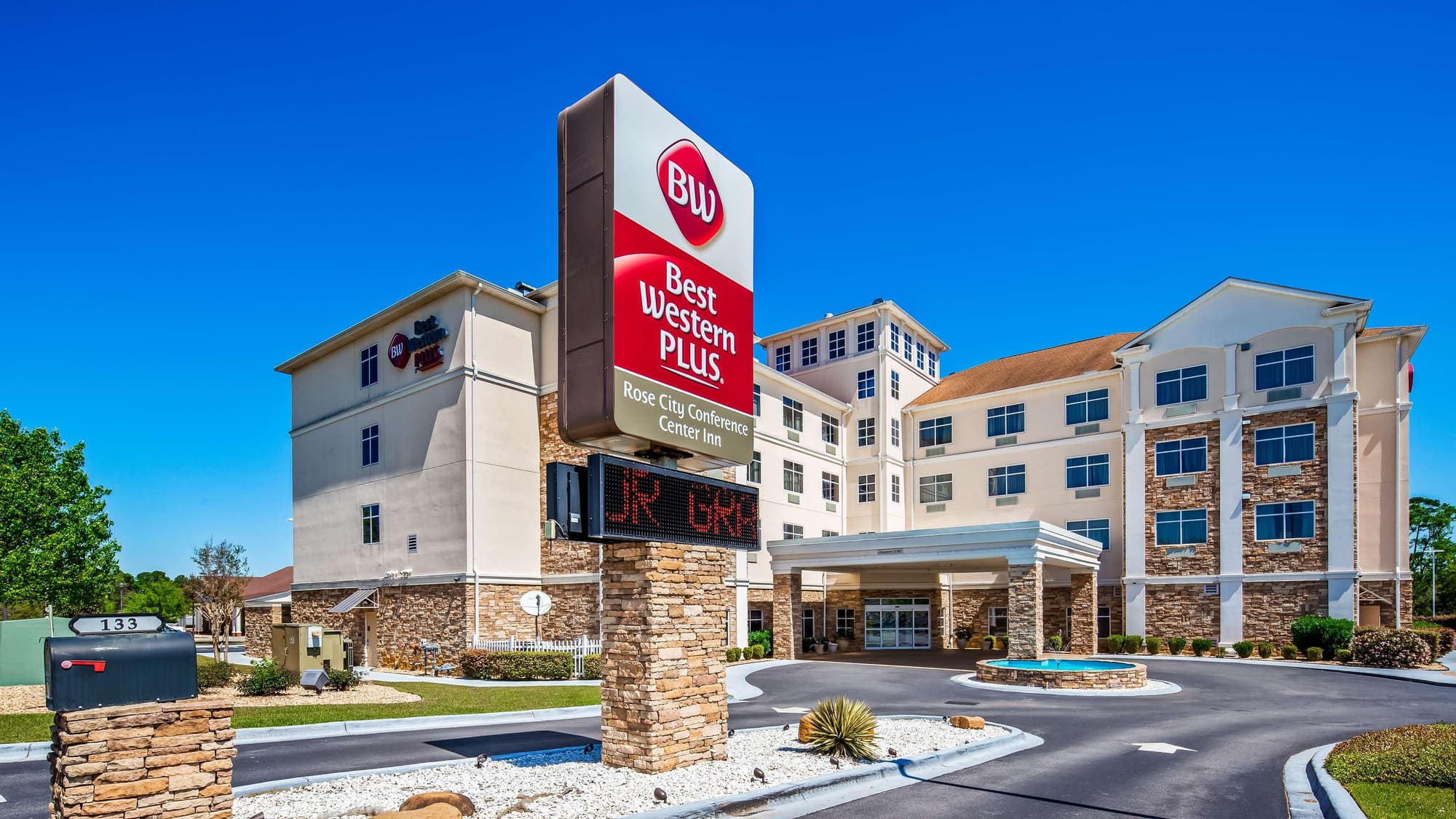 Best Western Plus Rose City Conference Center Inn, General view