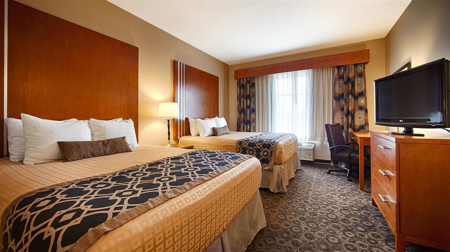 Best Western Plus Rose City Conference Center Inn, Room