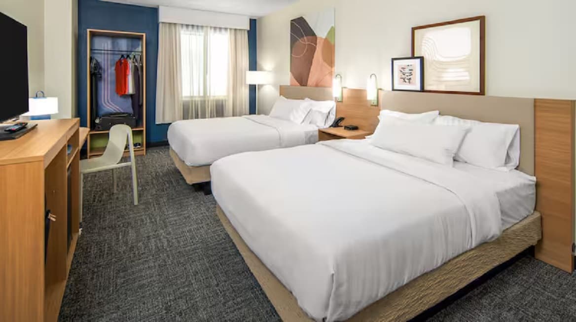 Spark by Hilton Rahway, Room