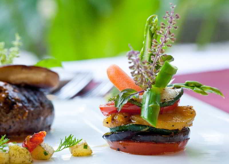 Dhevatara Beach Hotel & Spa, Restaurant