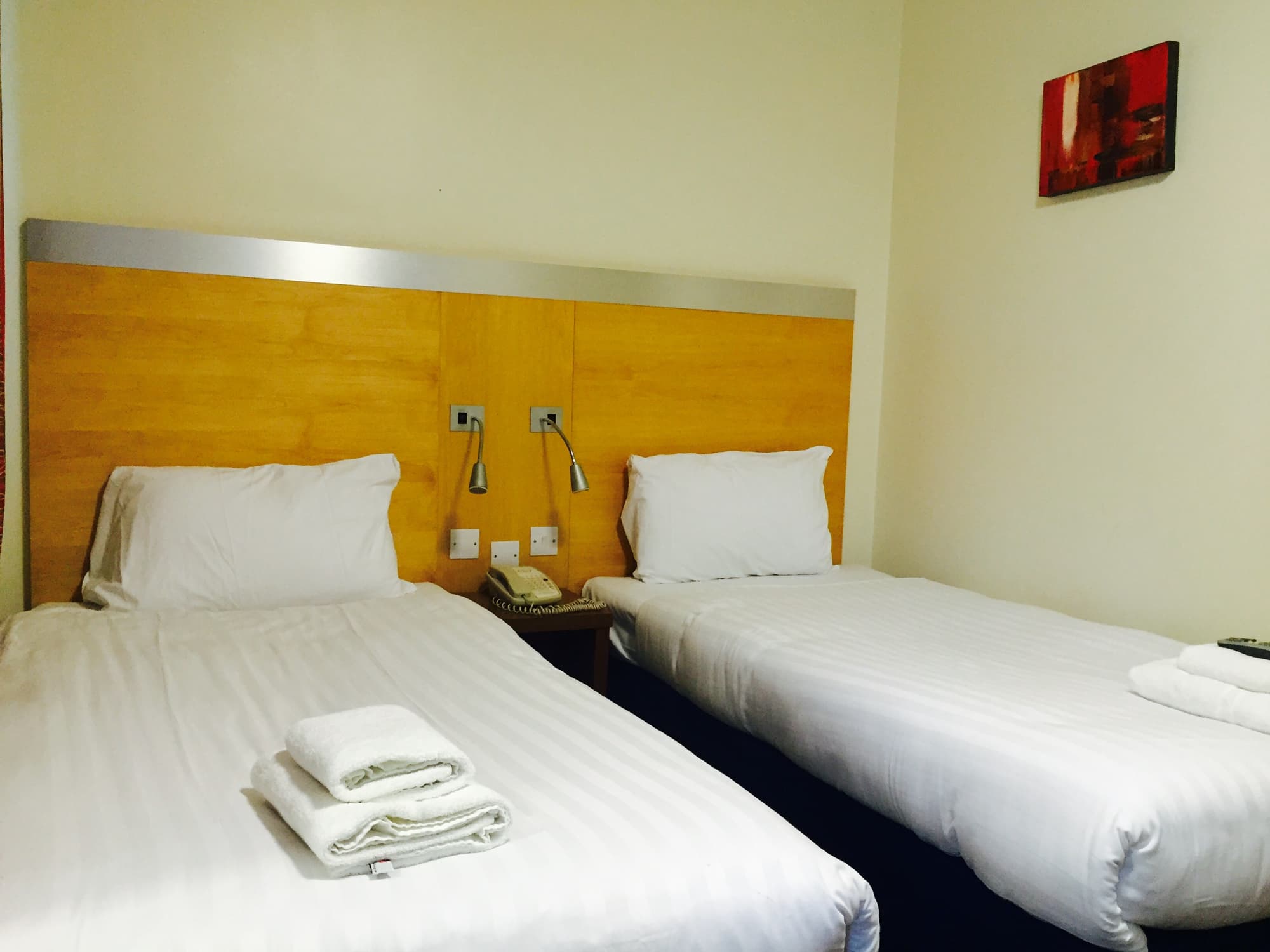 The Maiden Oval, Room