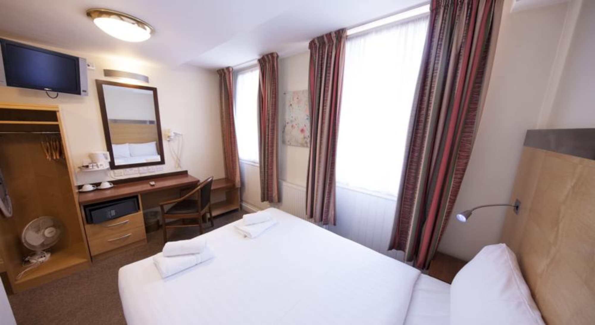 The Maiden Oval, Room