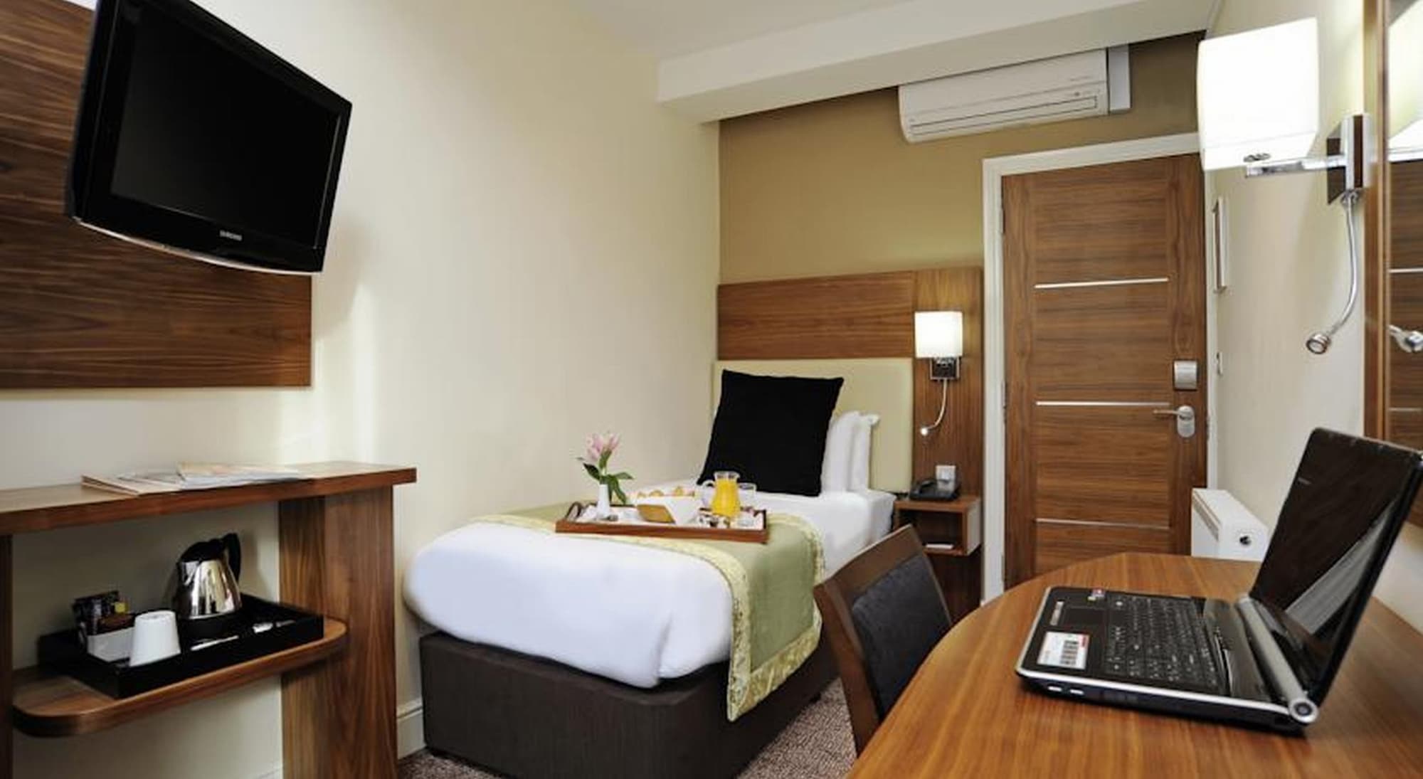 London Bloomsbury Square Hotel By IHG, Room
