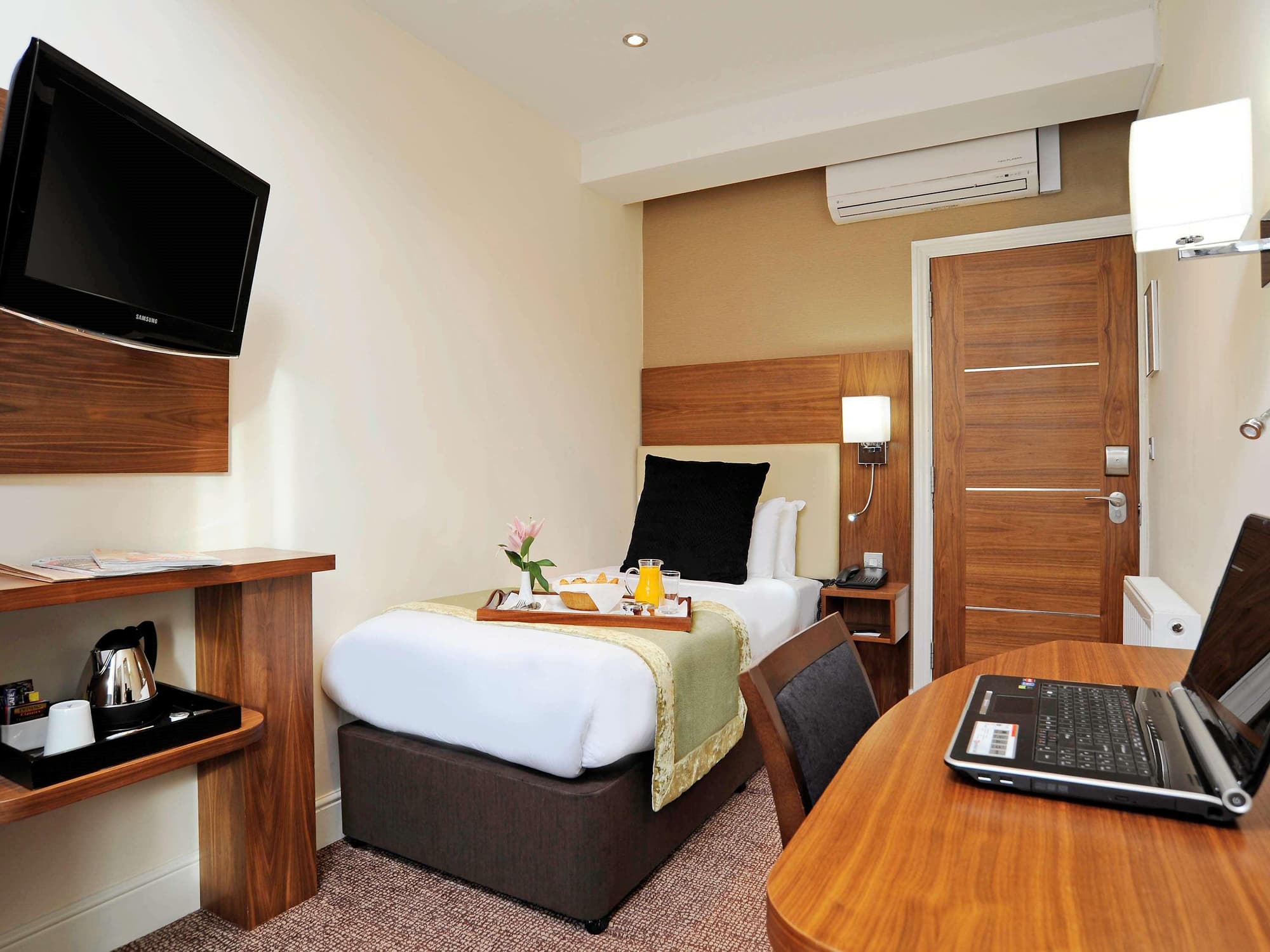 London Bloomsbury Square Hotel By IHG, Room