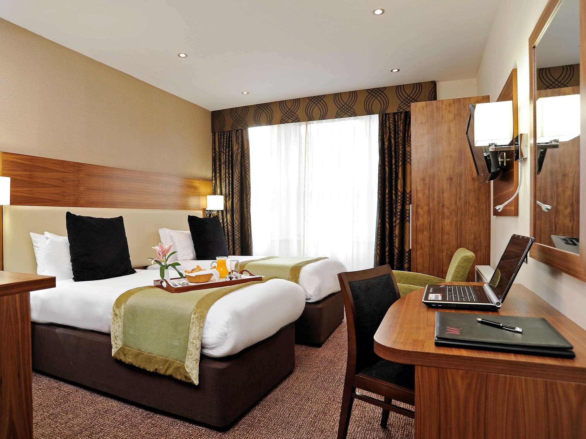 London Bloomsbury Square Hotel By IHG, Room