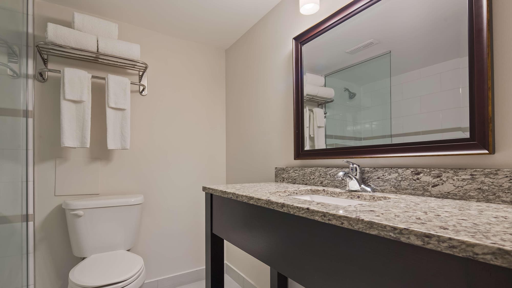 Best Western St Catharines Hotel & Conference Cent, General view