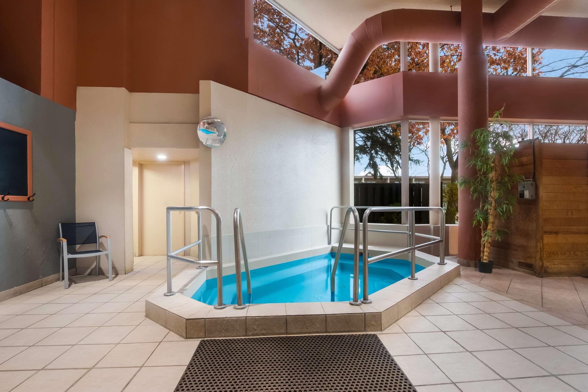 Best Western St Catharines Hotel & Conference Cent, Pool
