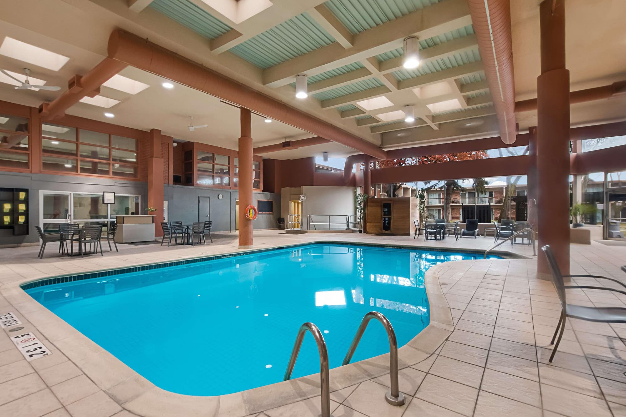 Best Western St Catharines Hotel & Conference Cent, Pool