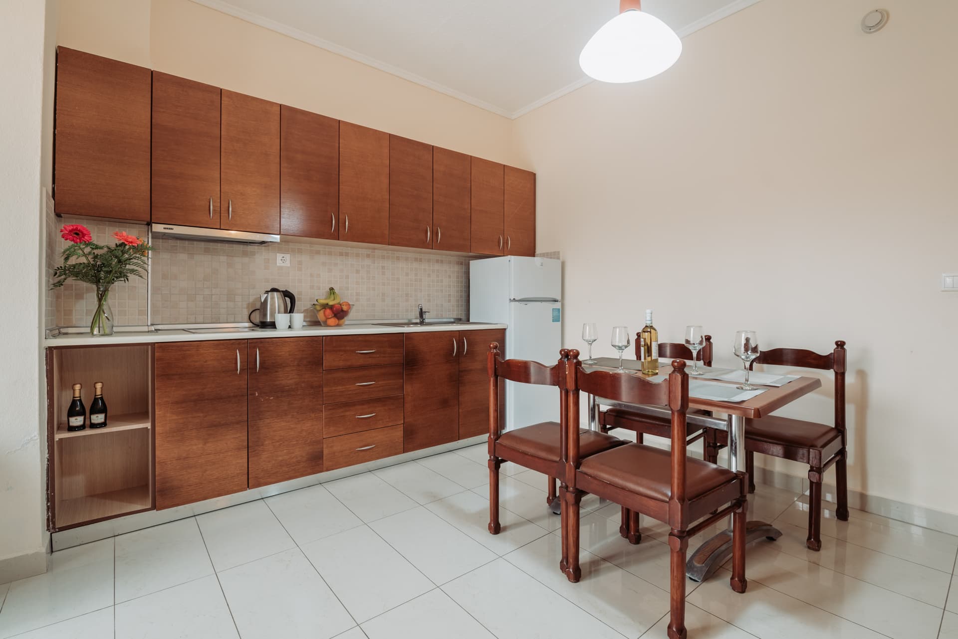 Paleos apartments, Room