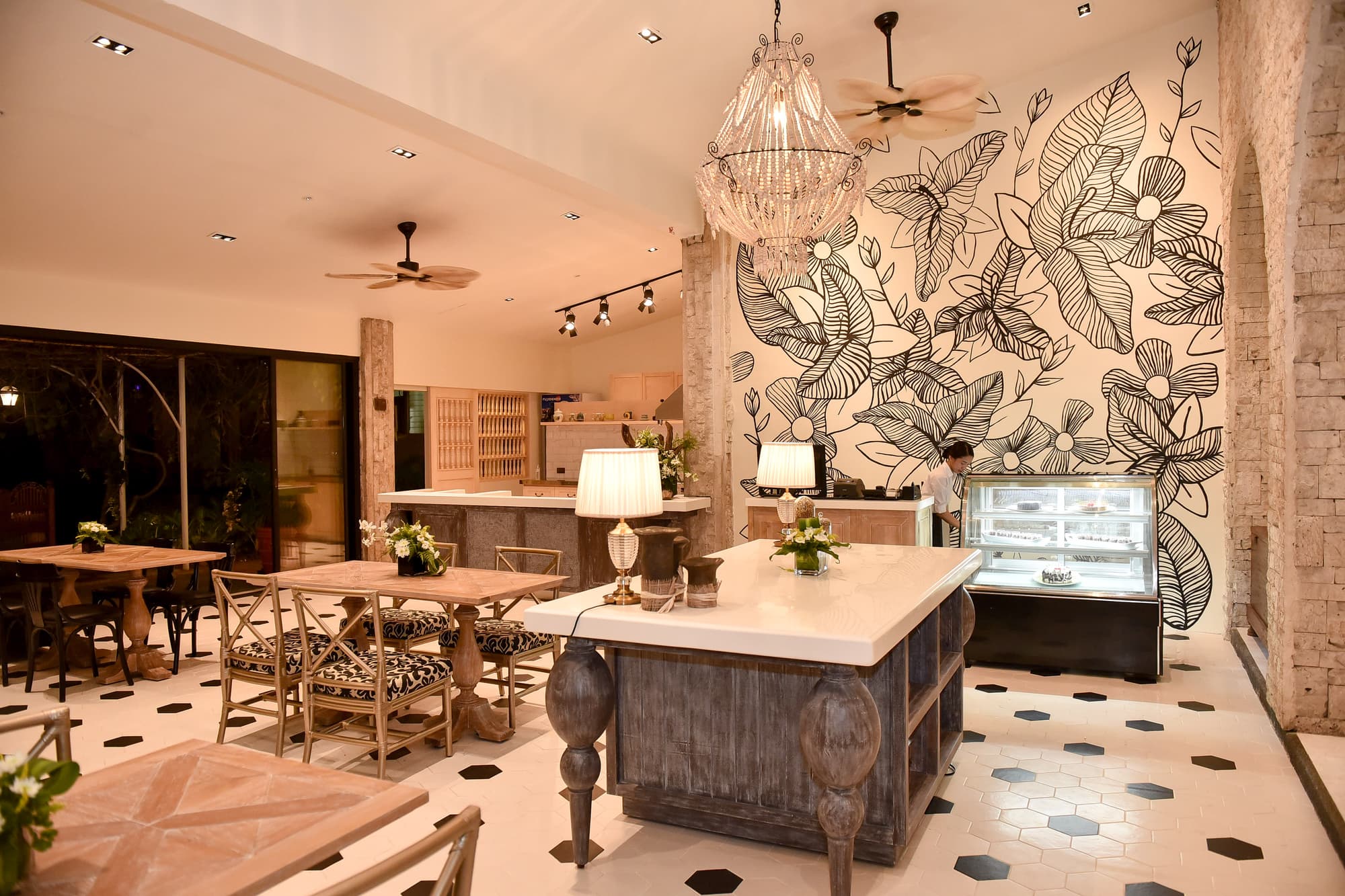 Montebello Villa Hotel, Restaurant