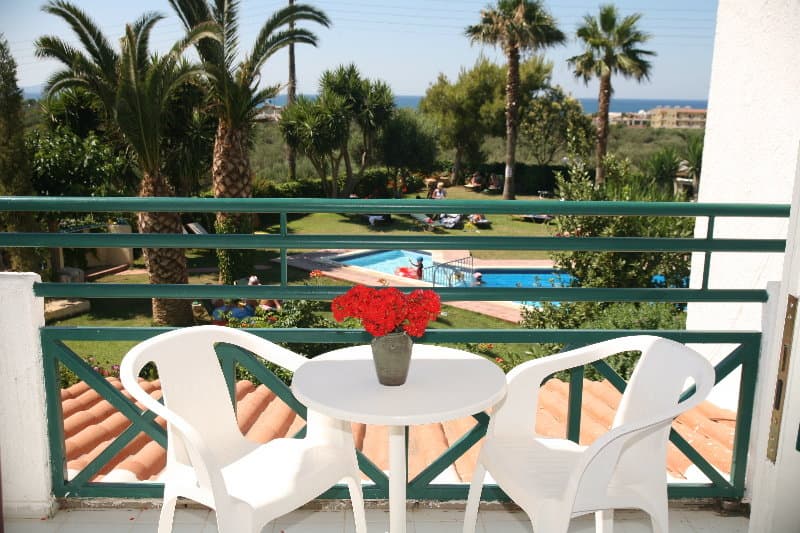 Classic Apts, Terrace