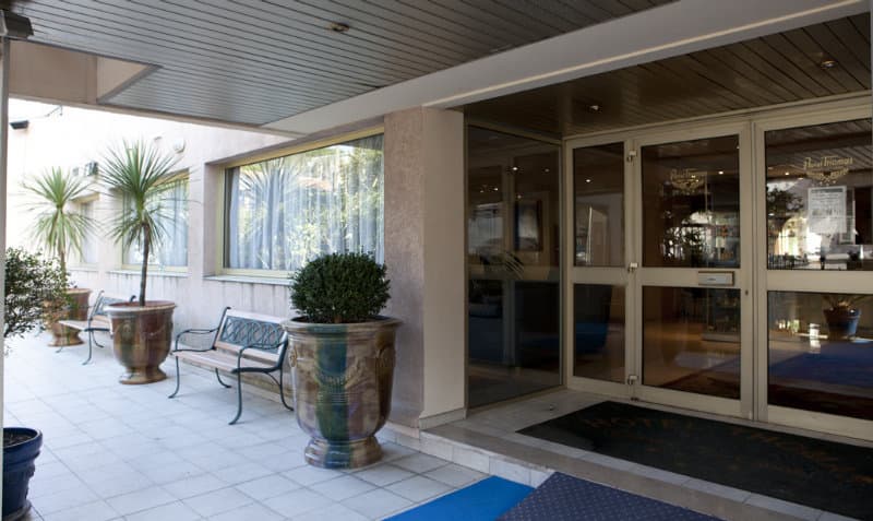 Adonis Cannes, General view