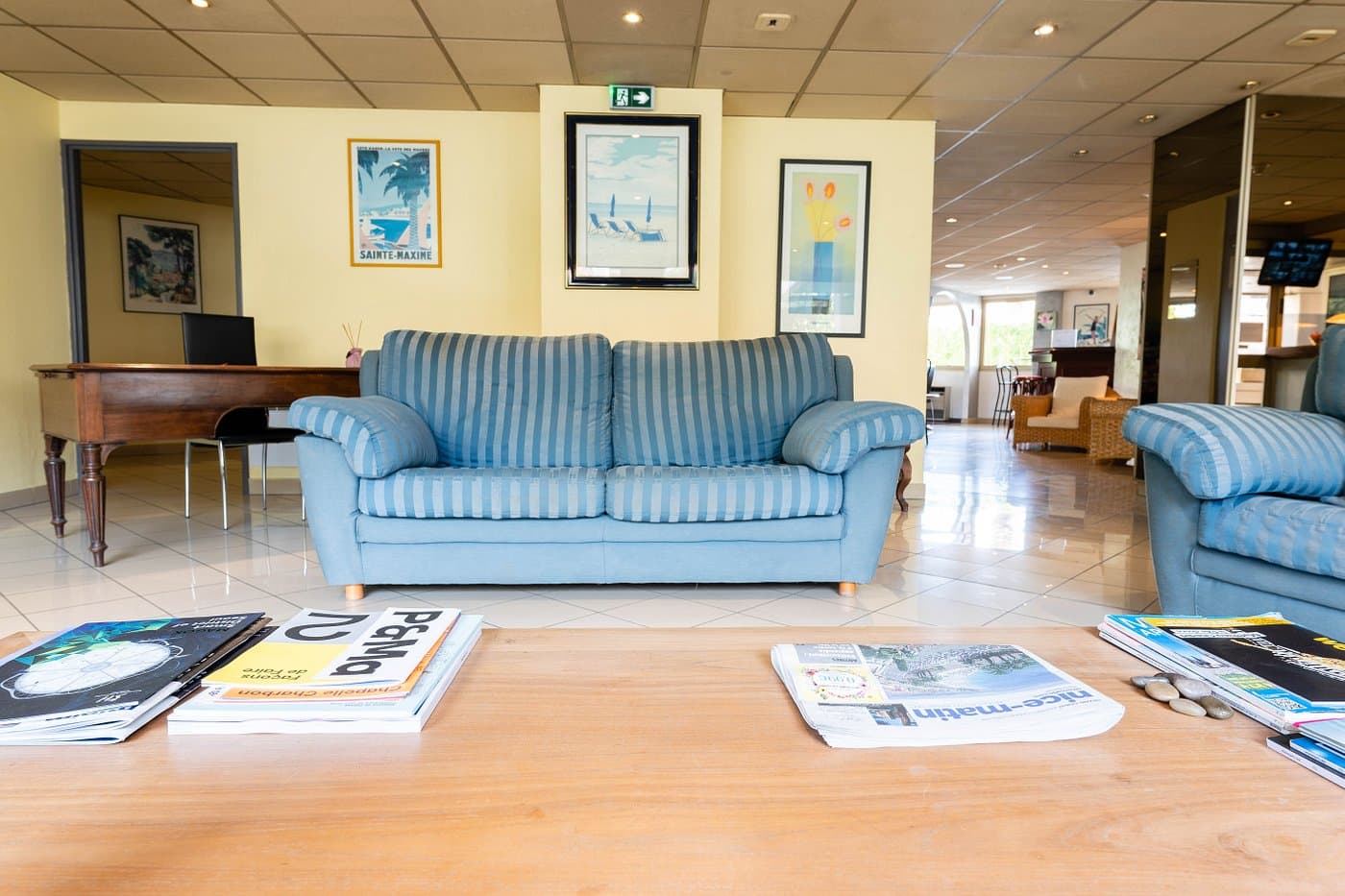 Adonis Cannes, Lobby