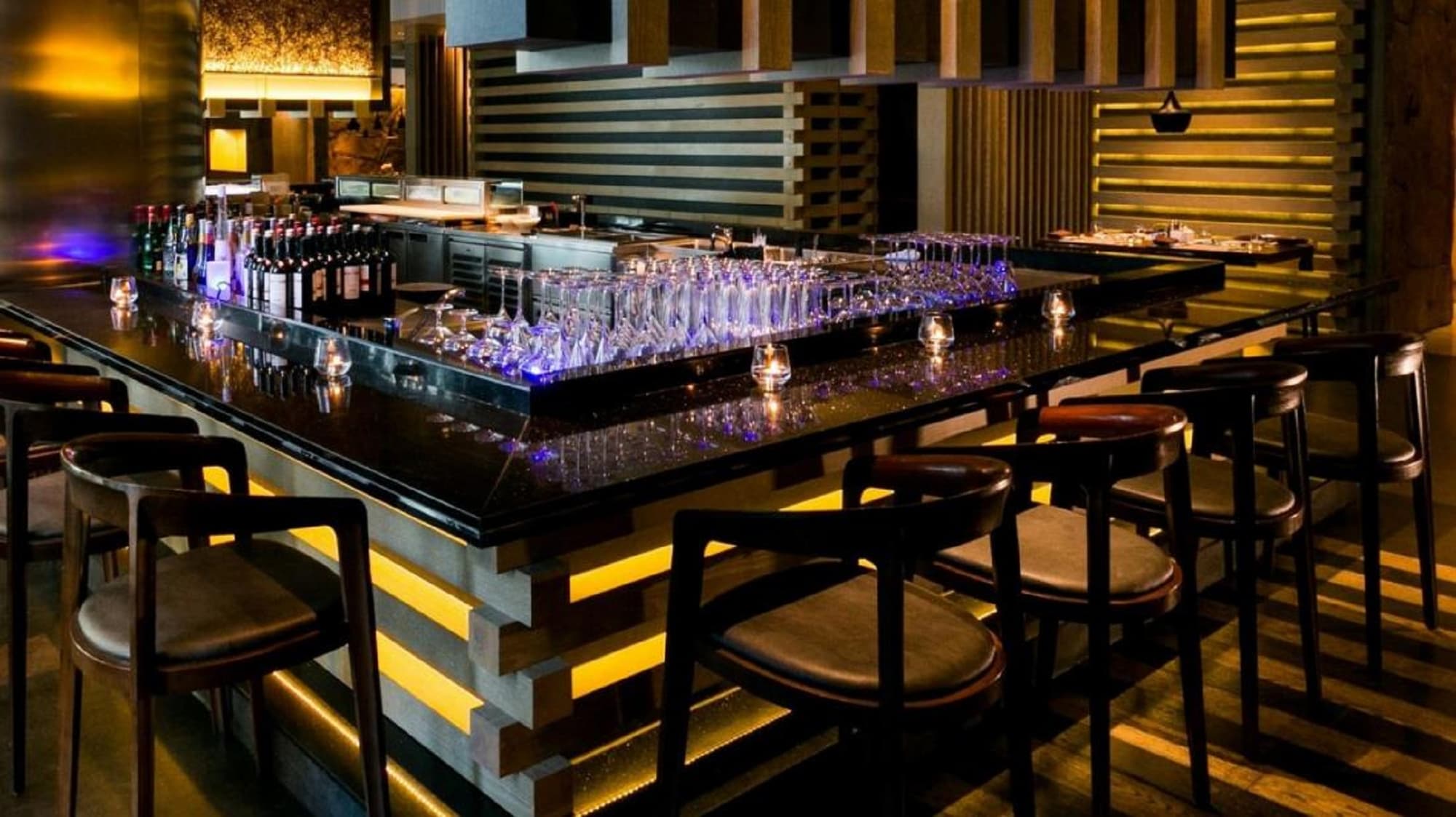 Nina Hotel Kowloon East (Formerly L'hotel élan), Bar