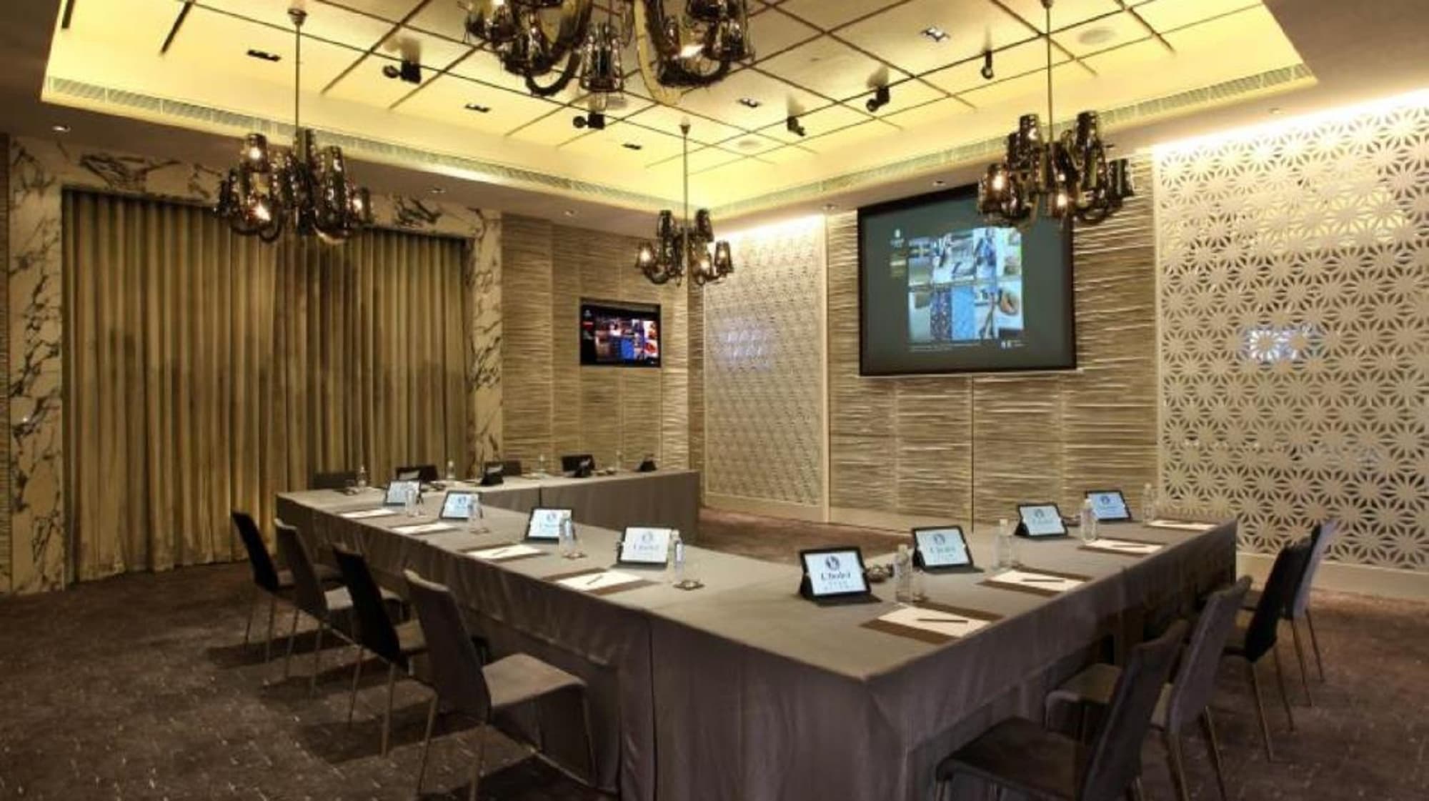 Nina Hotel Kowloon East (Formerly L'hotel élan), Conferences