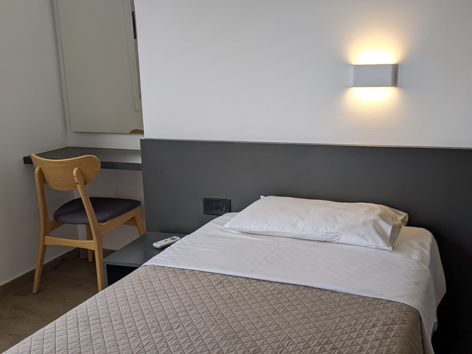 Sunflower Hotel Apts, Room