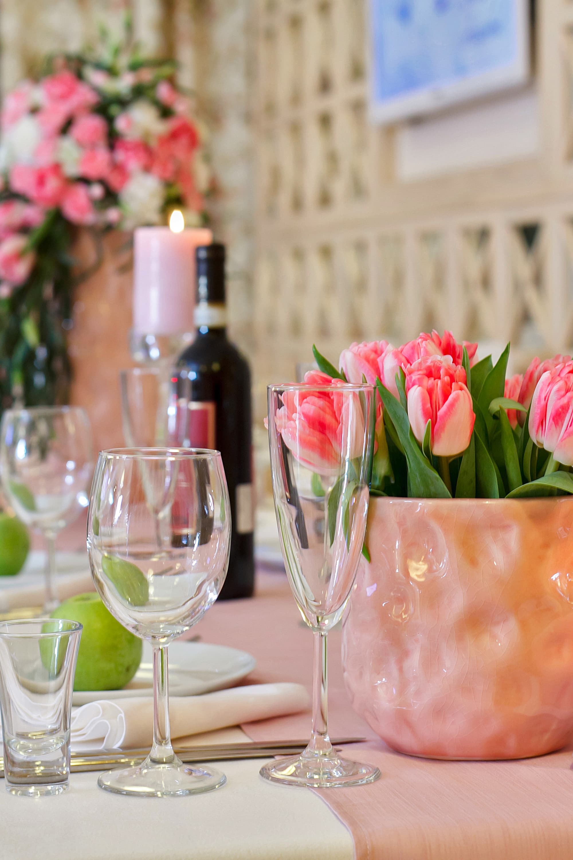 Red Stars Hotel, Restaurant