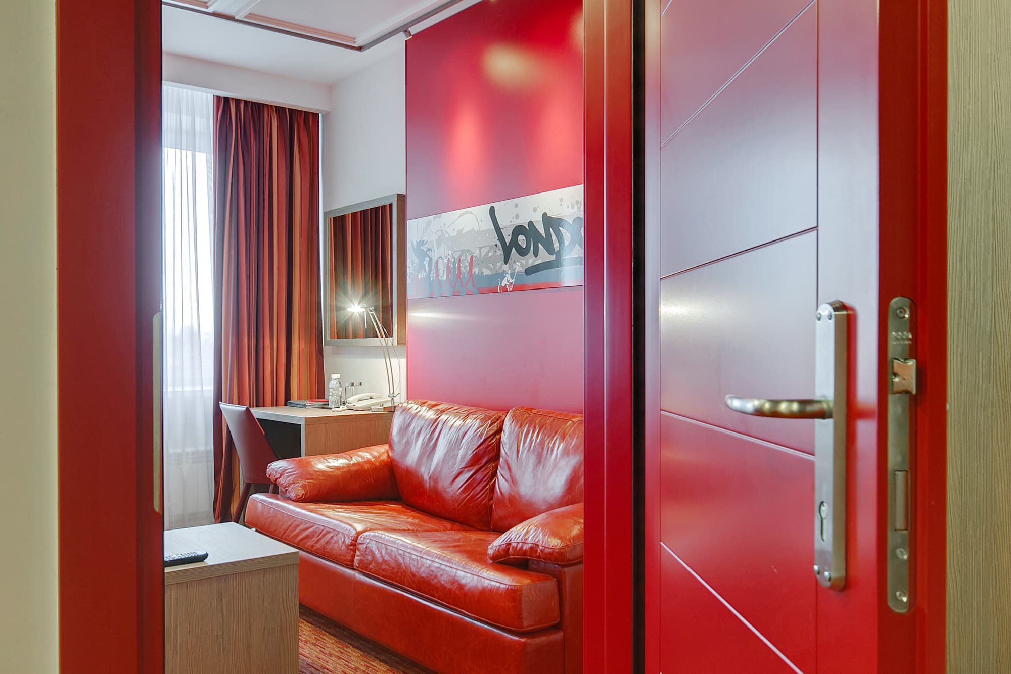 Red Stars Hotel, Room