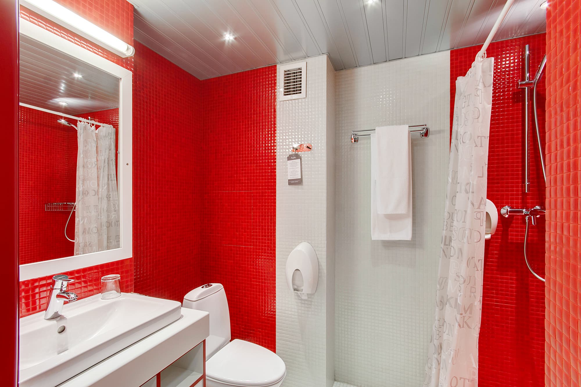 Red Stars Hotel, Room