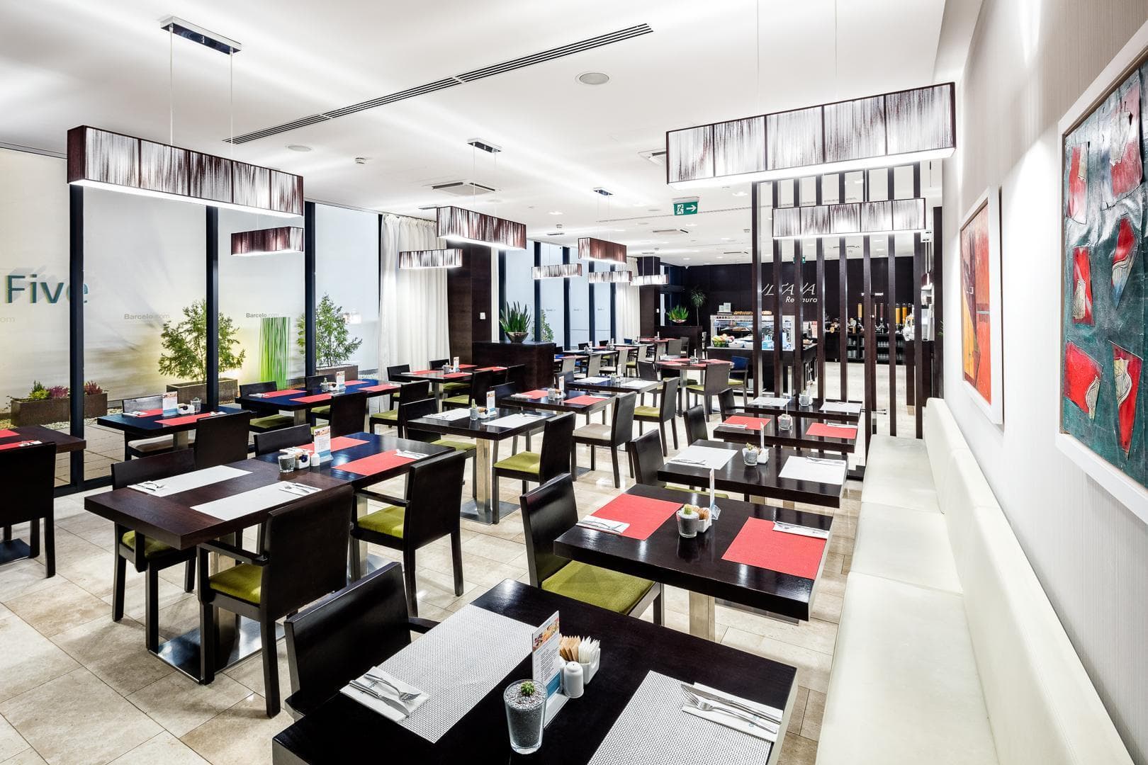 Occidental Praha Five, Restaurant