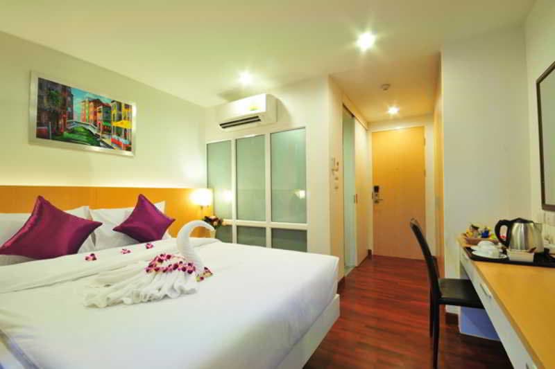 Win Long Place managed by Win Long, Room