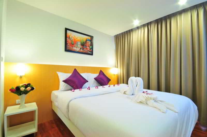 Win Long Place managed by Win Long, Room