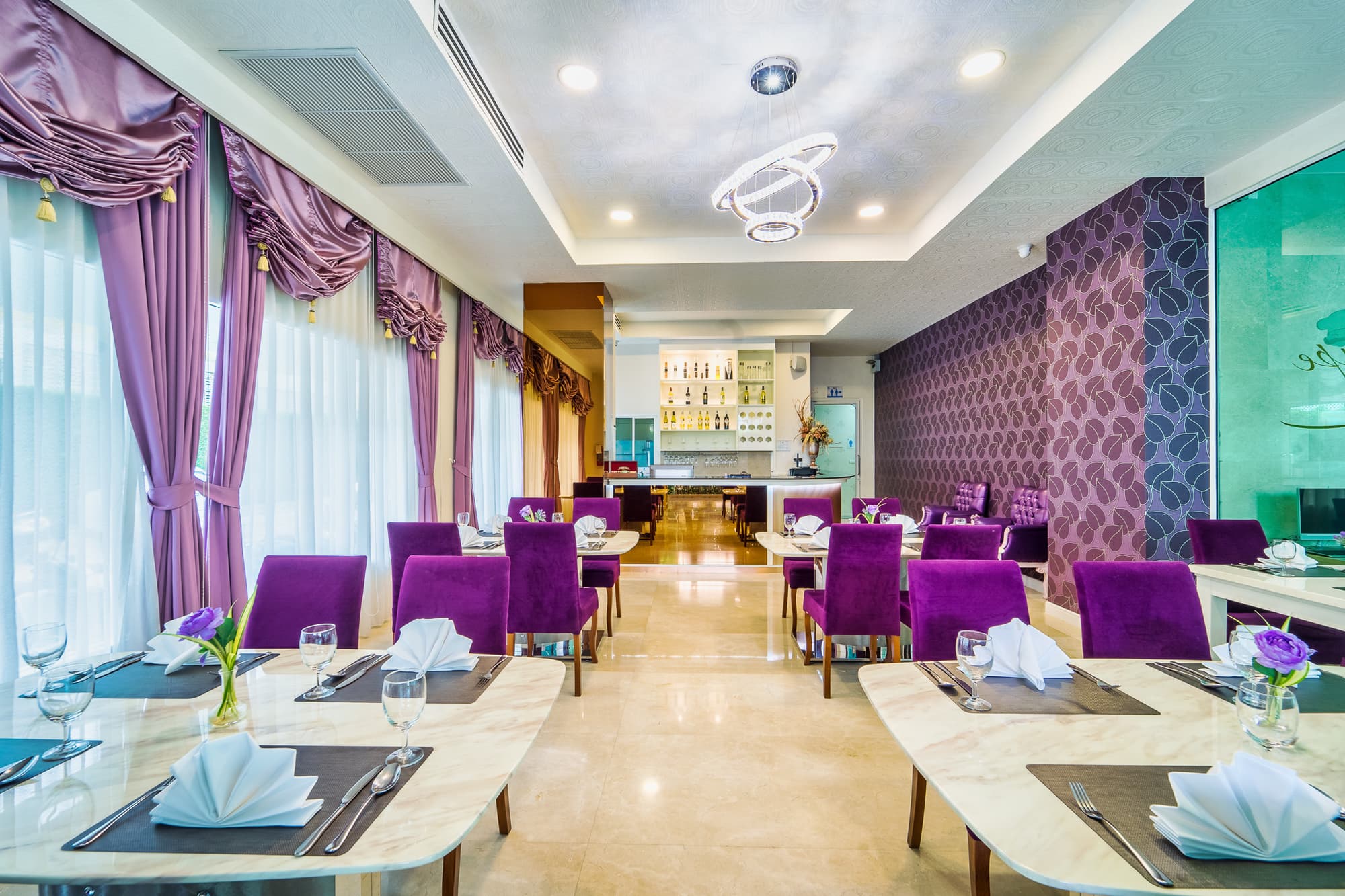 Royal Pavilion Hua Hin, Restaurant