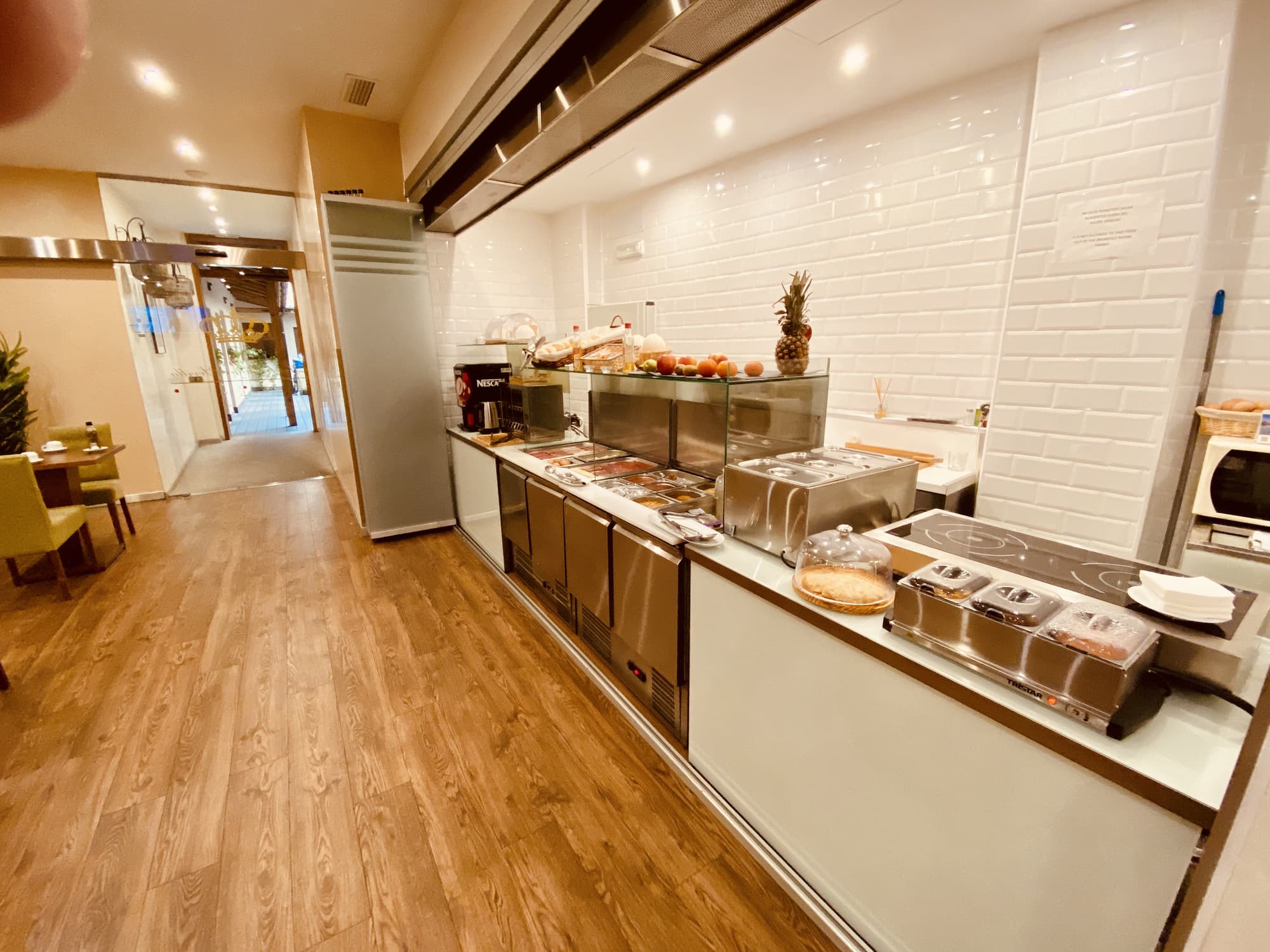 Palace Sevilla, Restaurant