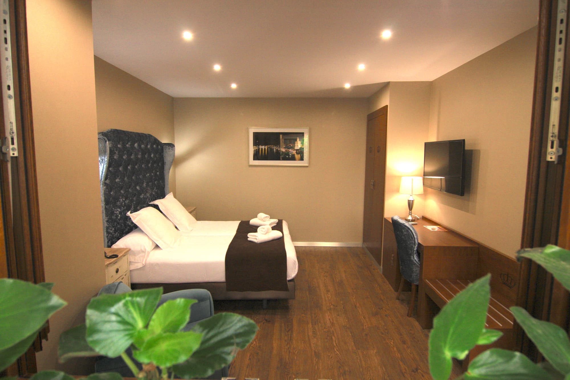 Palace Sevilla, Room