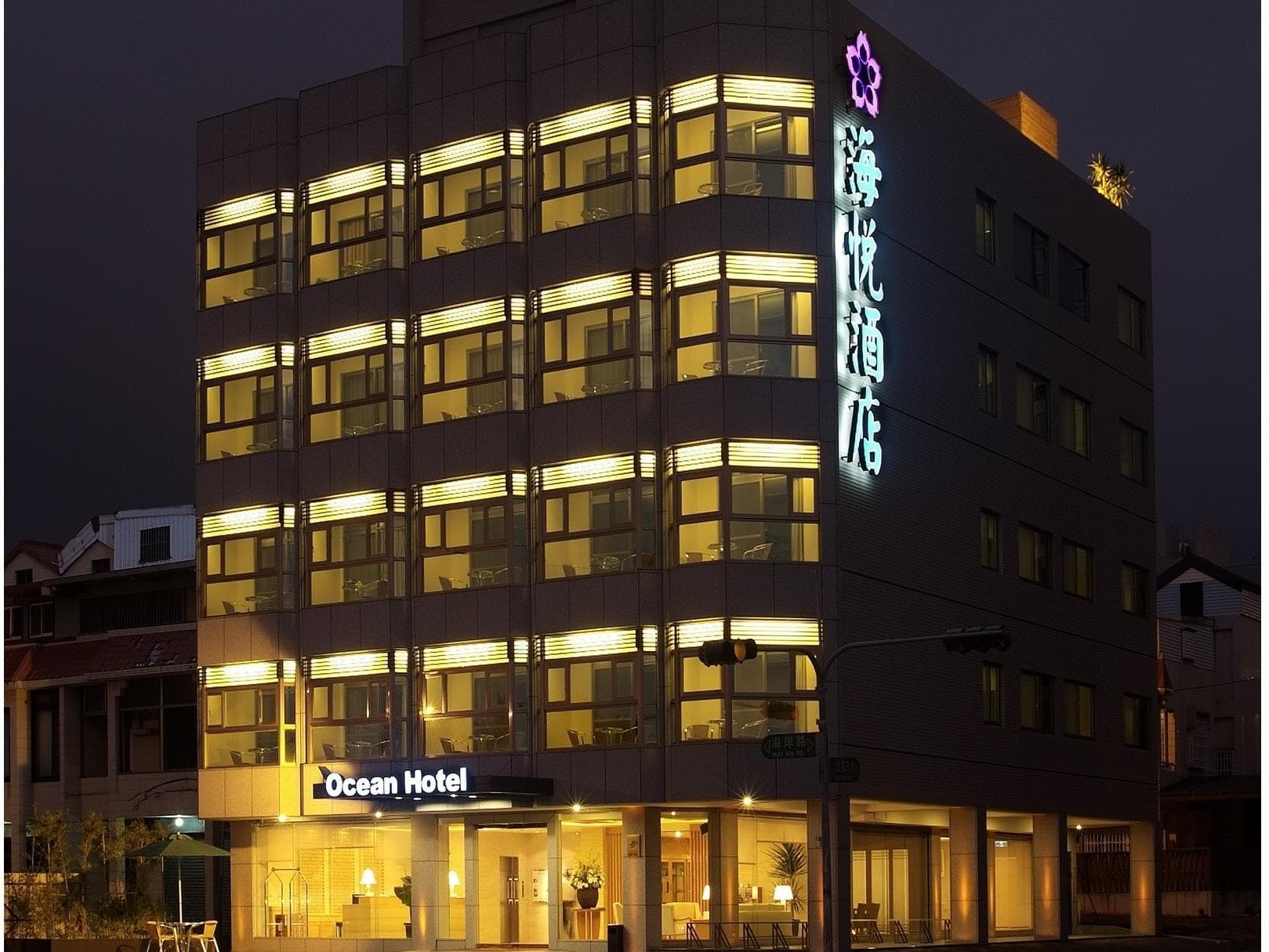 Ocean Hotel, General view