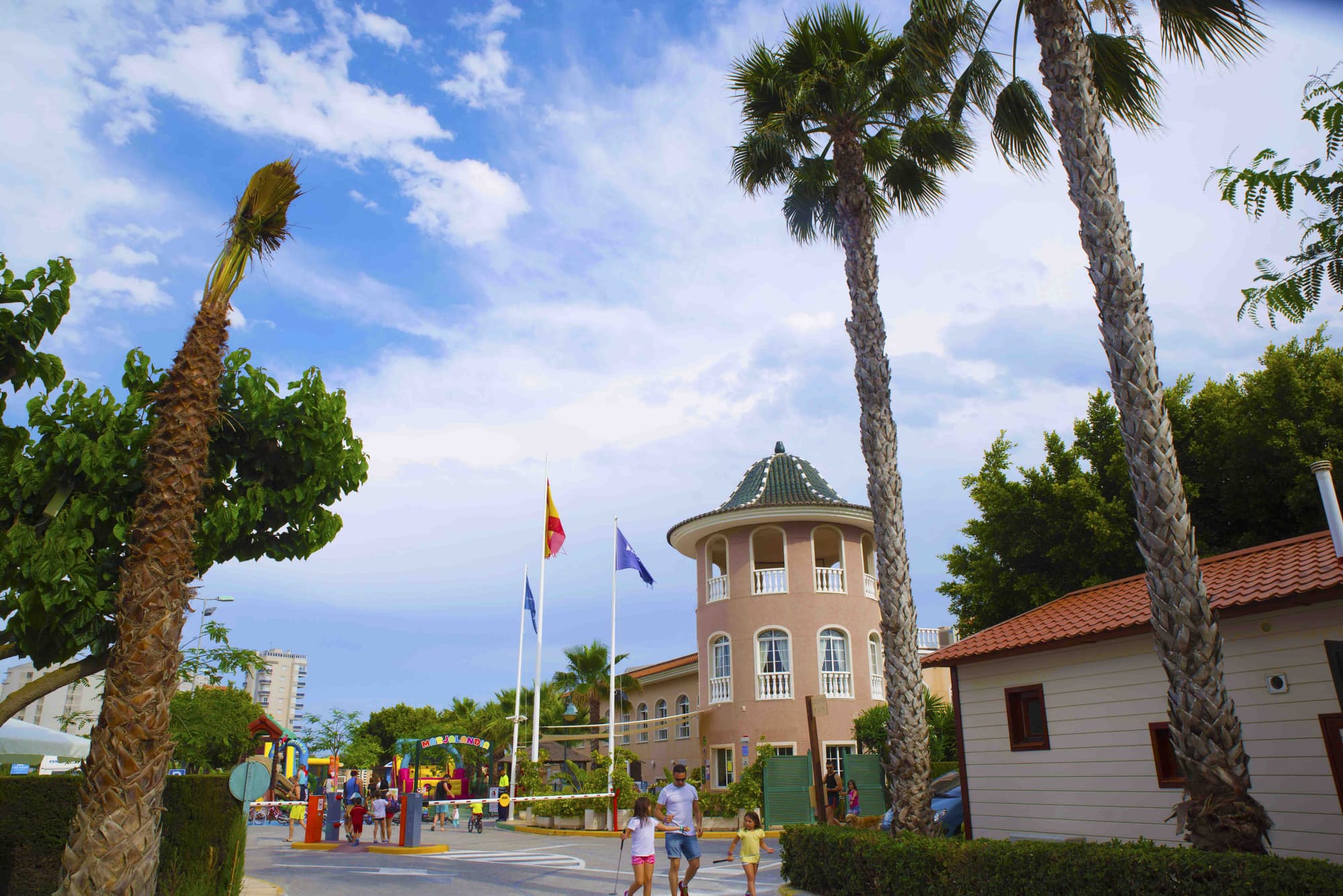 Alannia Guardamar, Lobby