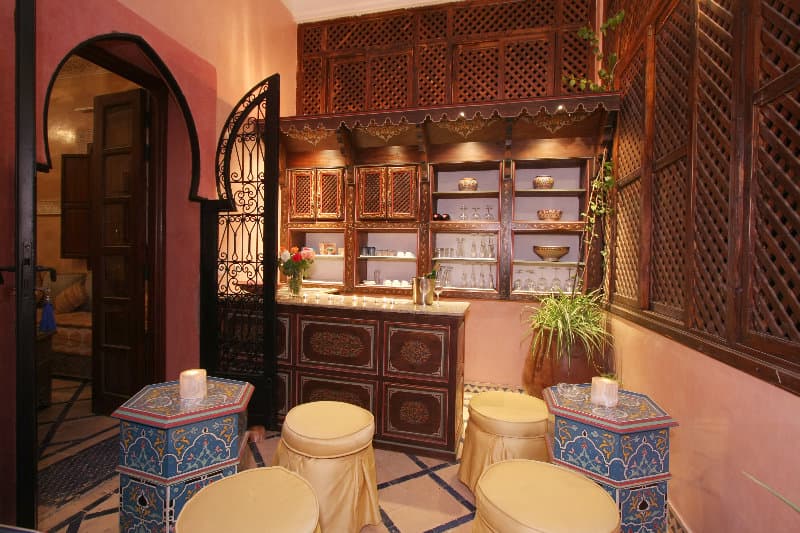 Riad Mazal, Bar