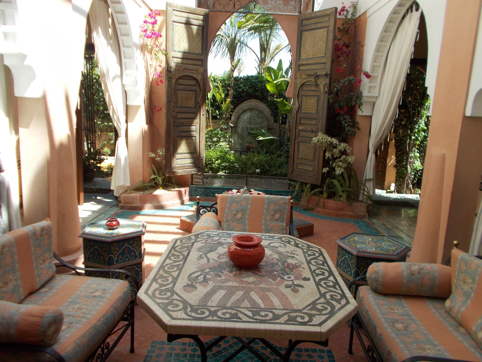 Riad Mazal, Lobby