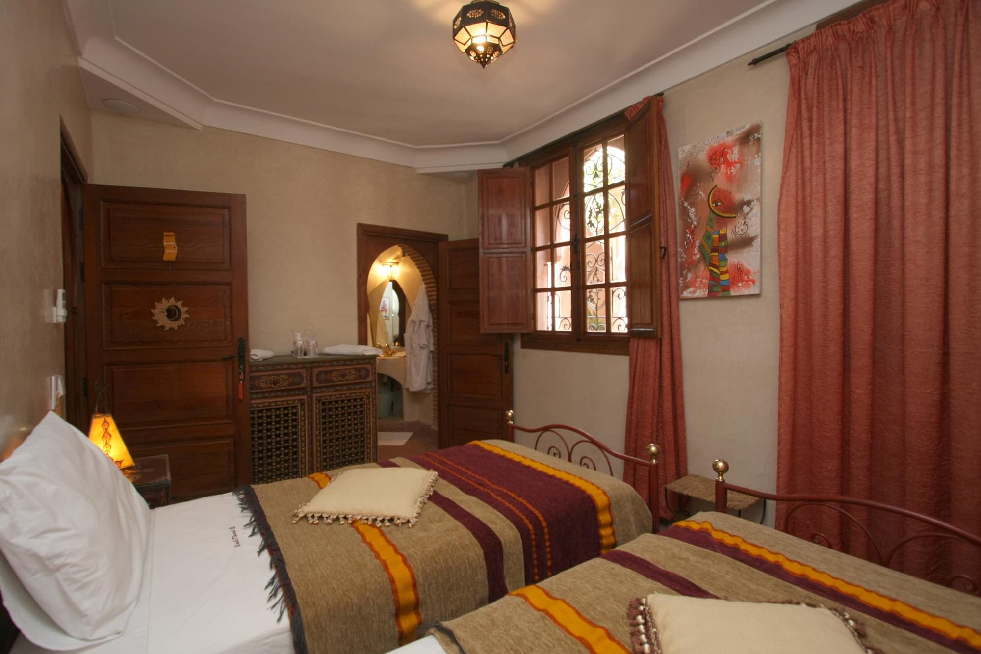 Riad Mazal, Room