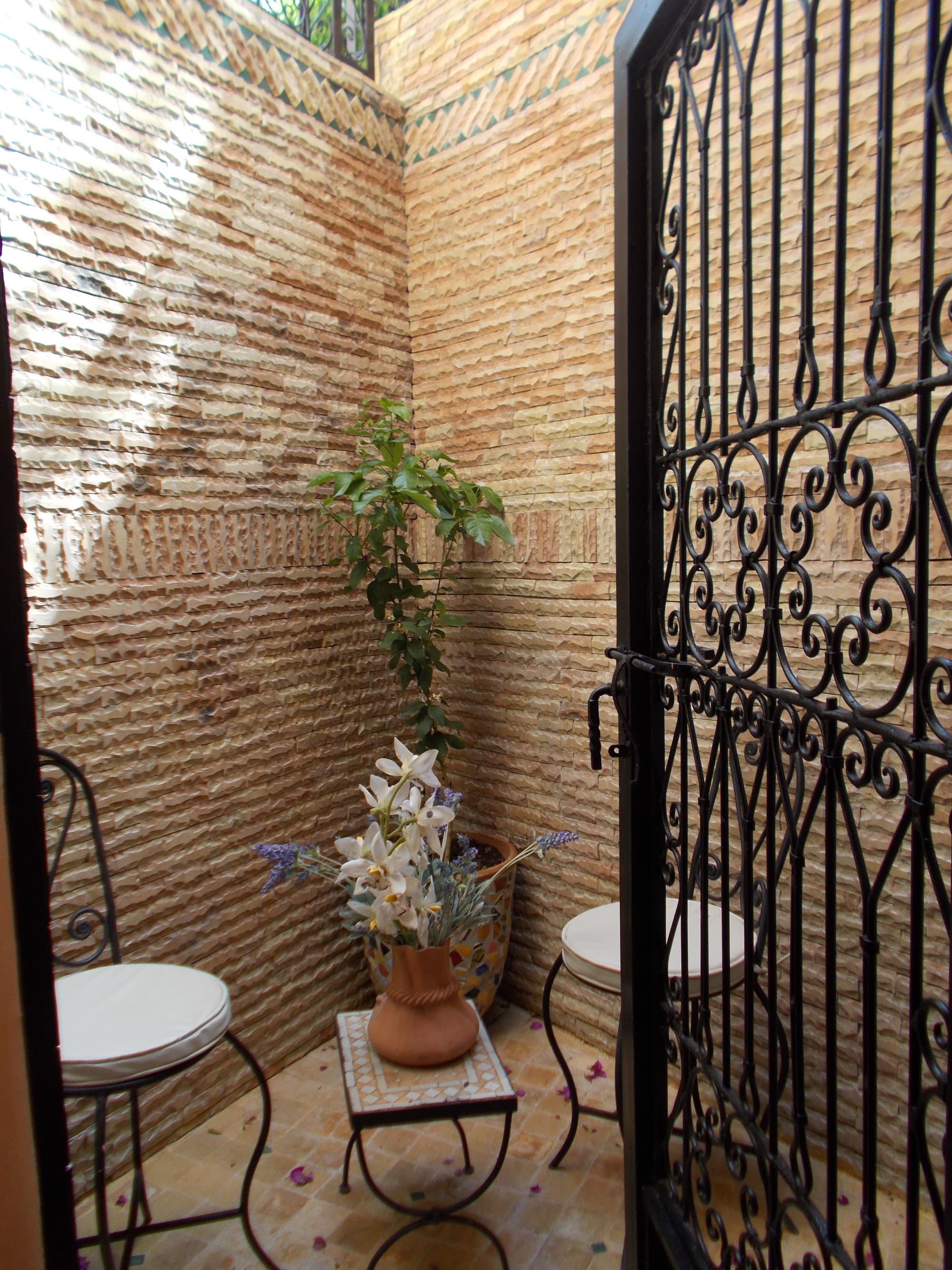 Riad Mazal, Room
