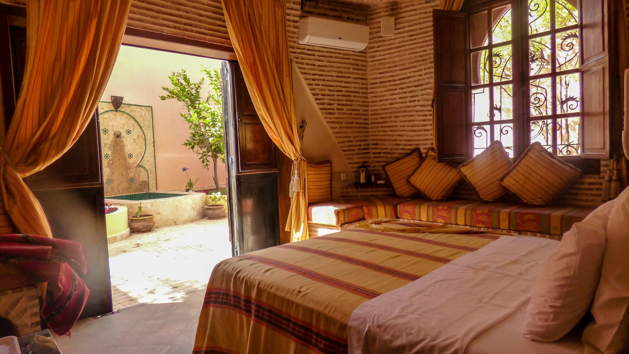 Riad Mazal, Room