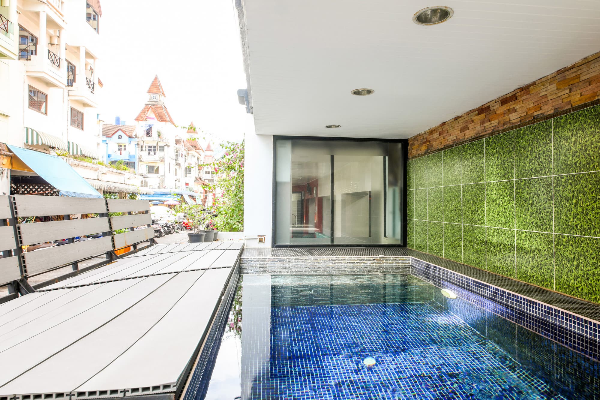 The Chilli Salza Patong, Pool