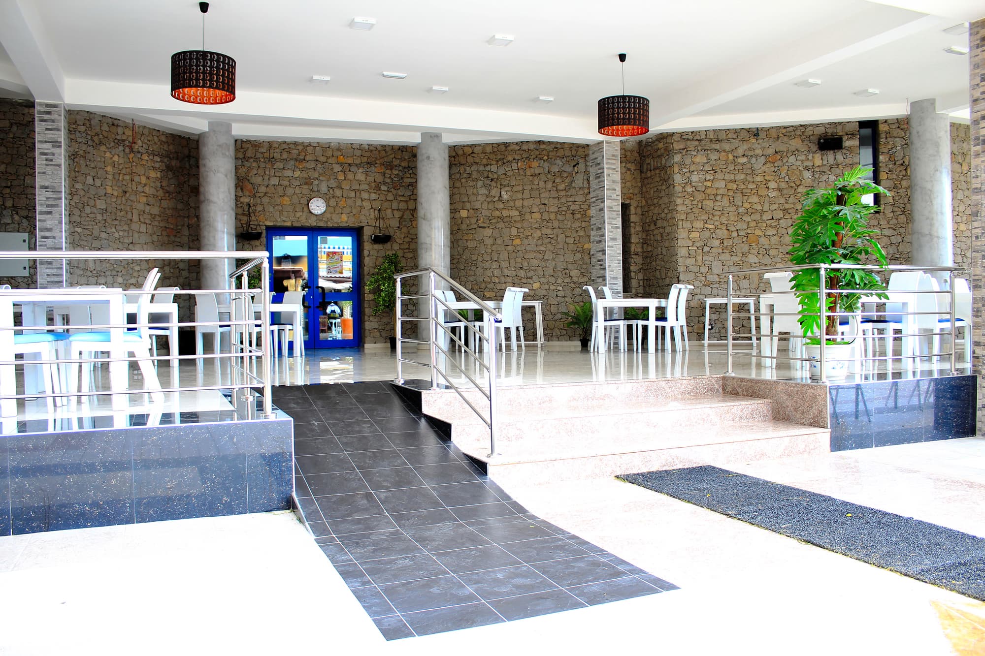 Mindel Hotel, Lobby